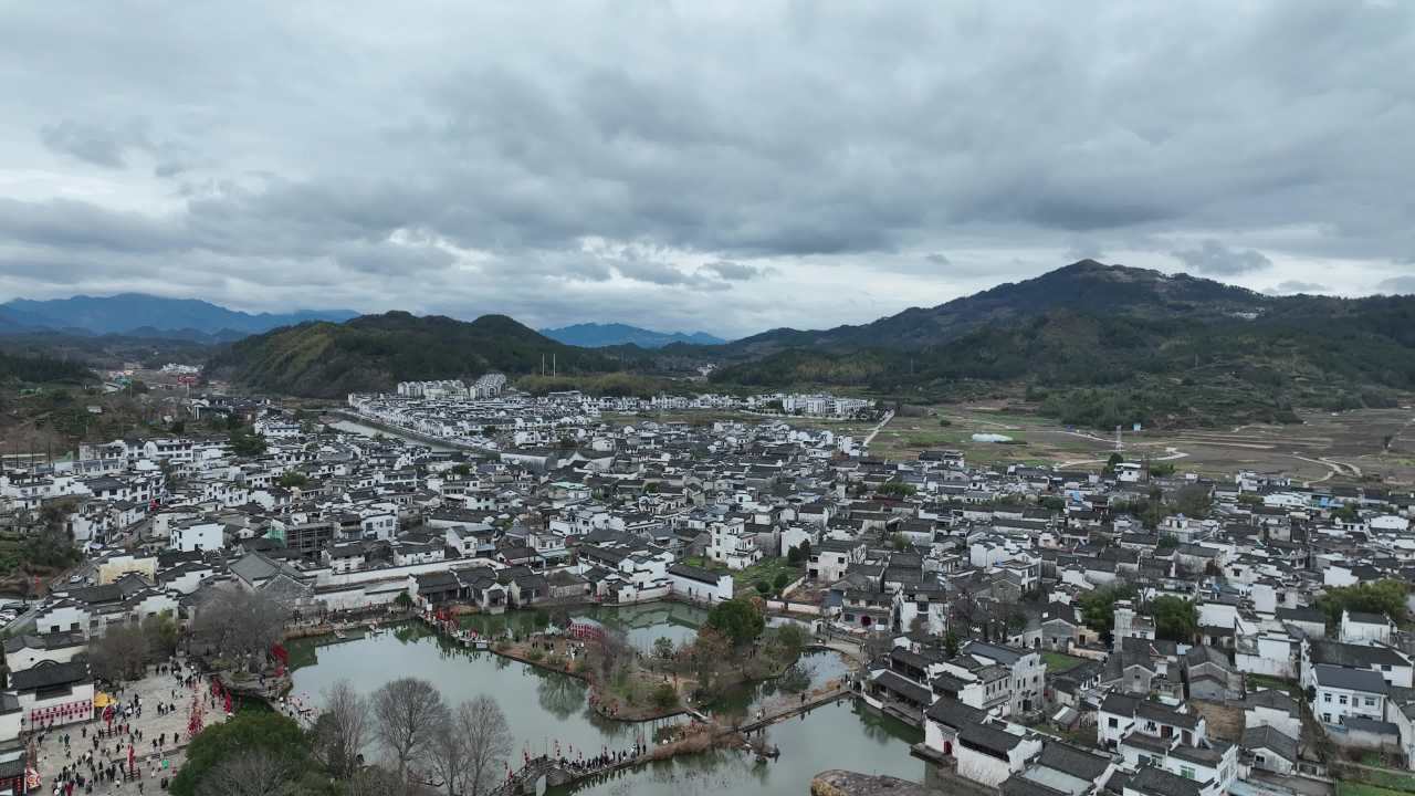 4K航拍安徽呈坎村风光 3