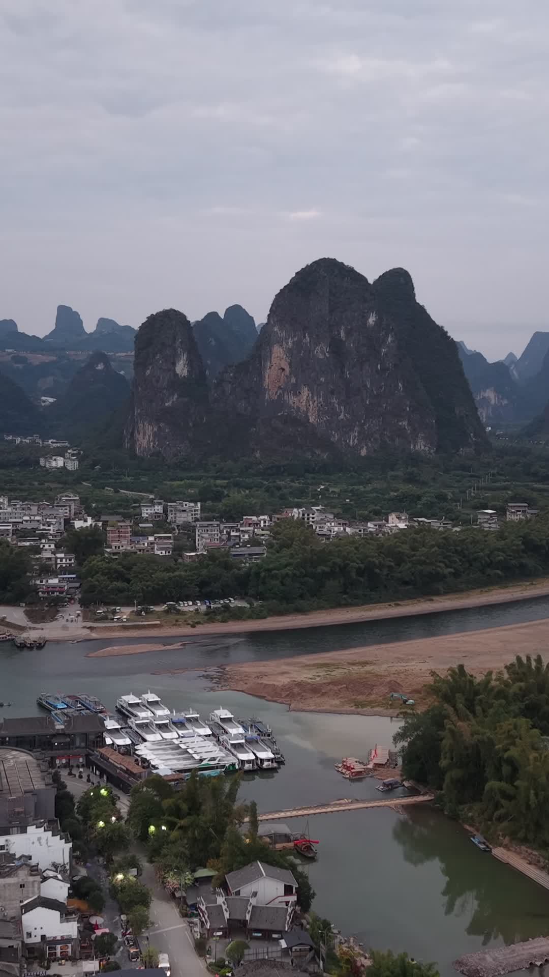 漓江边的静谧小镇