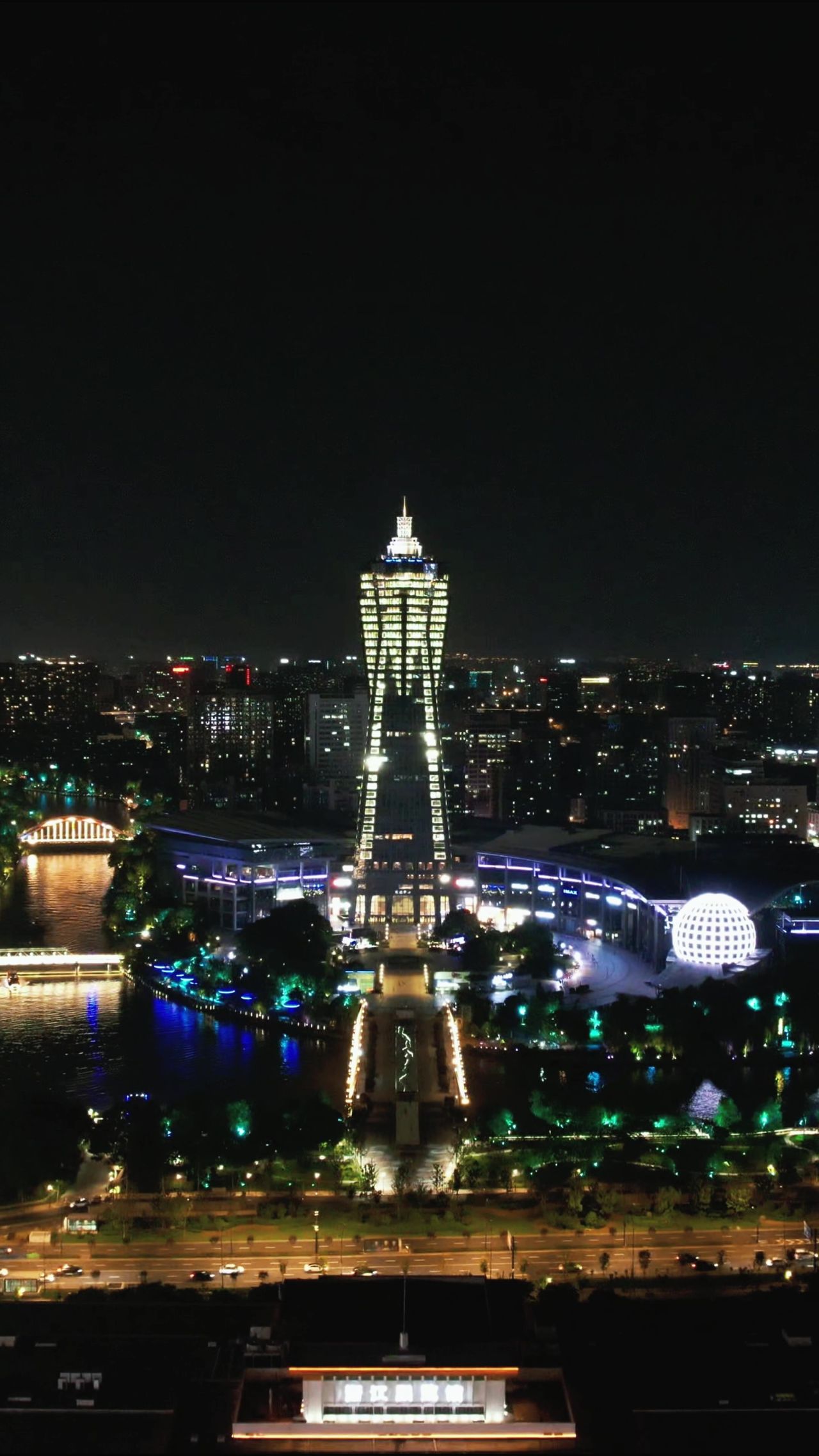 杭州西湖广场夜景竖屏航拍 