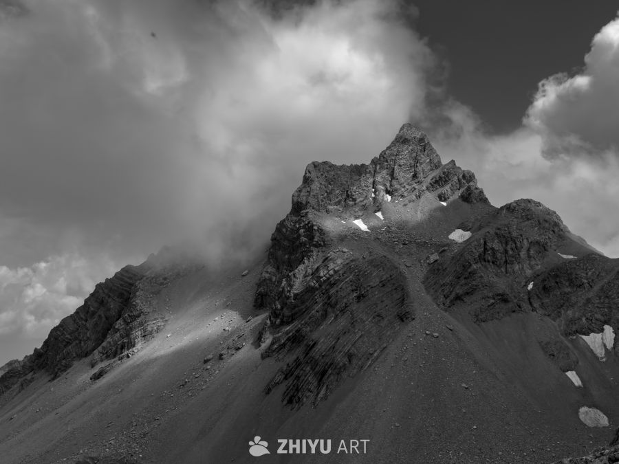 没有雪的玉龙雪山
