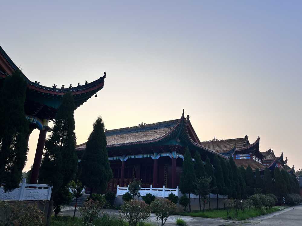 群建