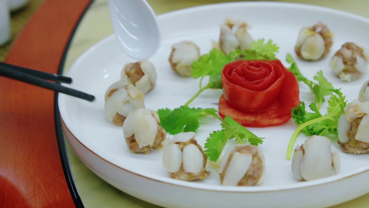 精致海鲜摆盘特写