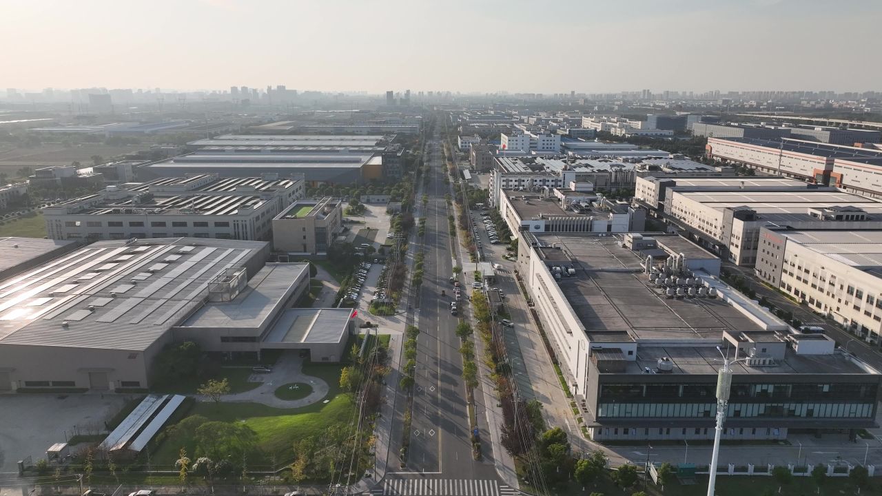 4K航拍江苏工业区大景 3