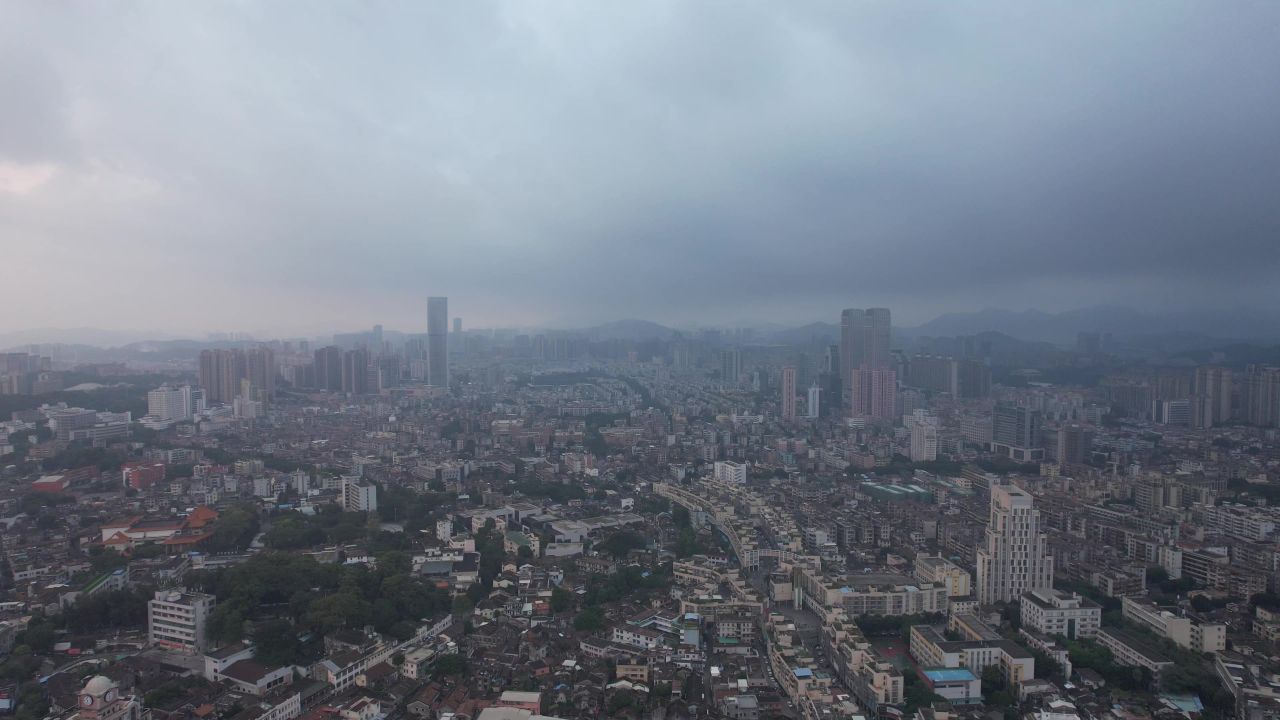 城市极端天气暴雨来袭航拍广东中山  