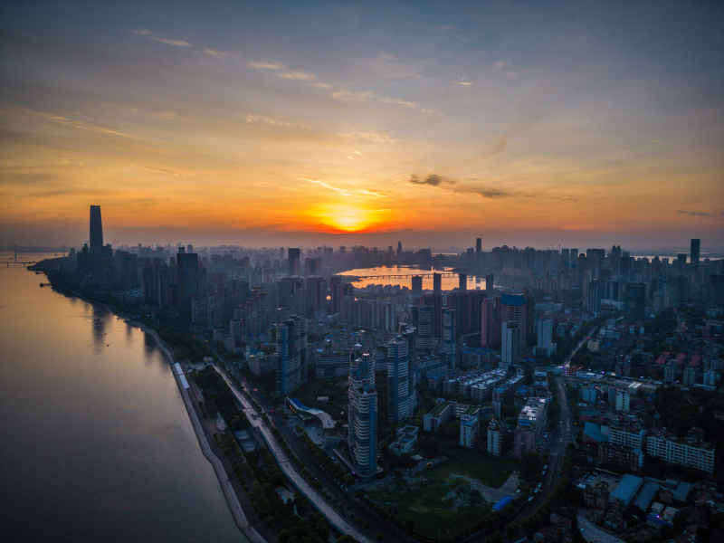 航拍湖北武汉城市日出