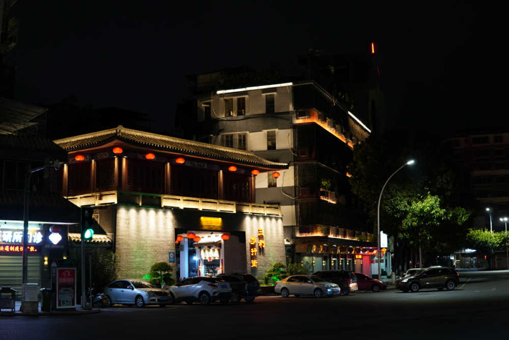 西湖夜景街拍