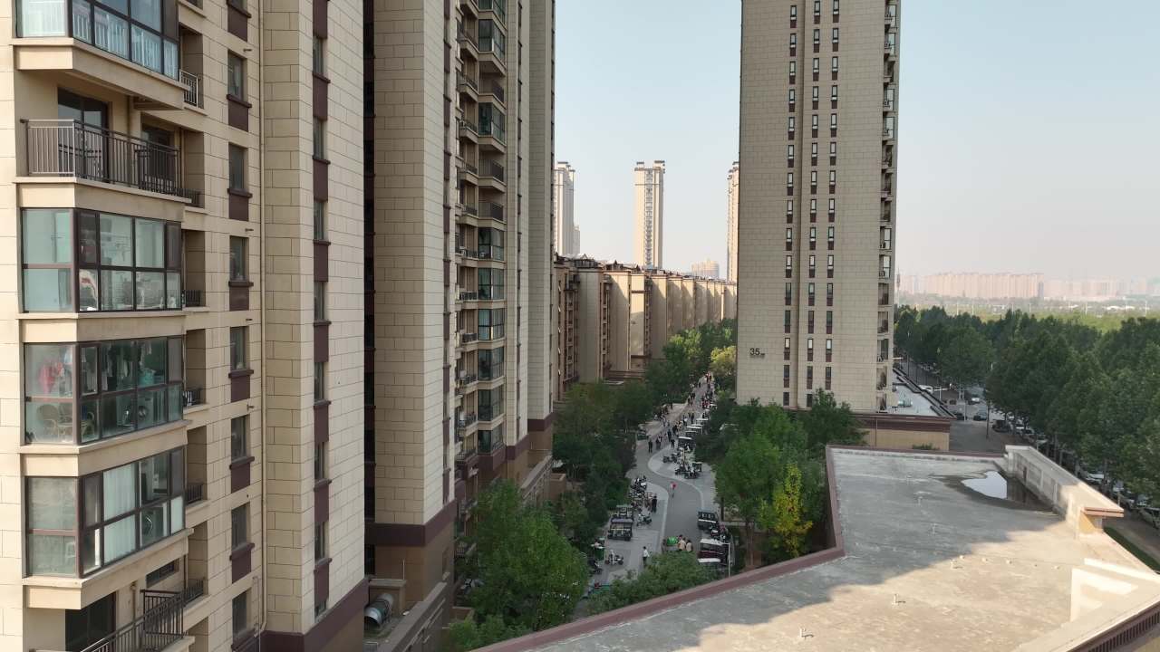 城市街道全景