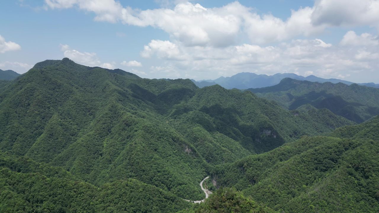 航拍祖国壮丽山川湖北神农架林区