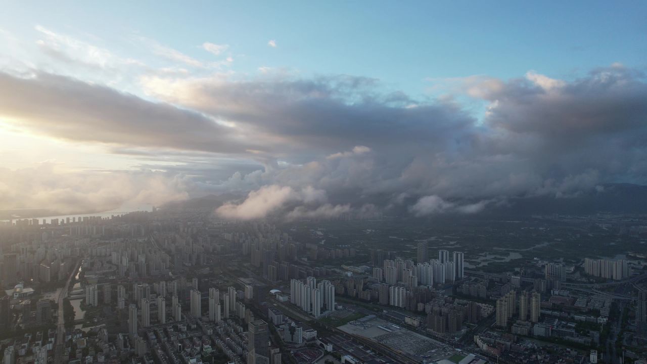 城市清晨日出彩霞航拍