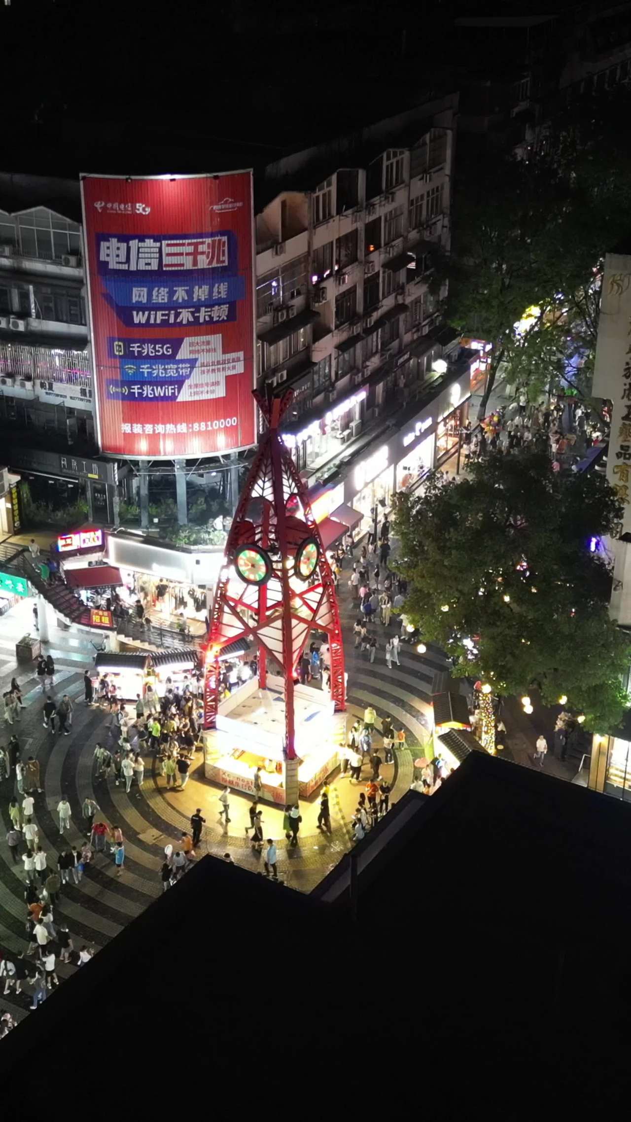 夜幕下的繁华夜市