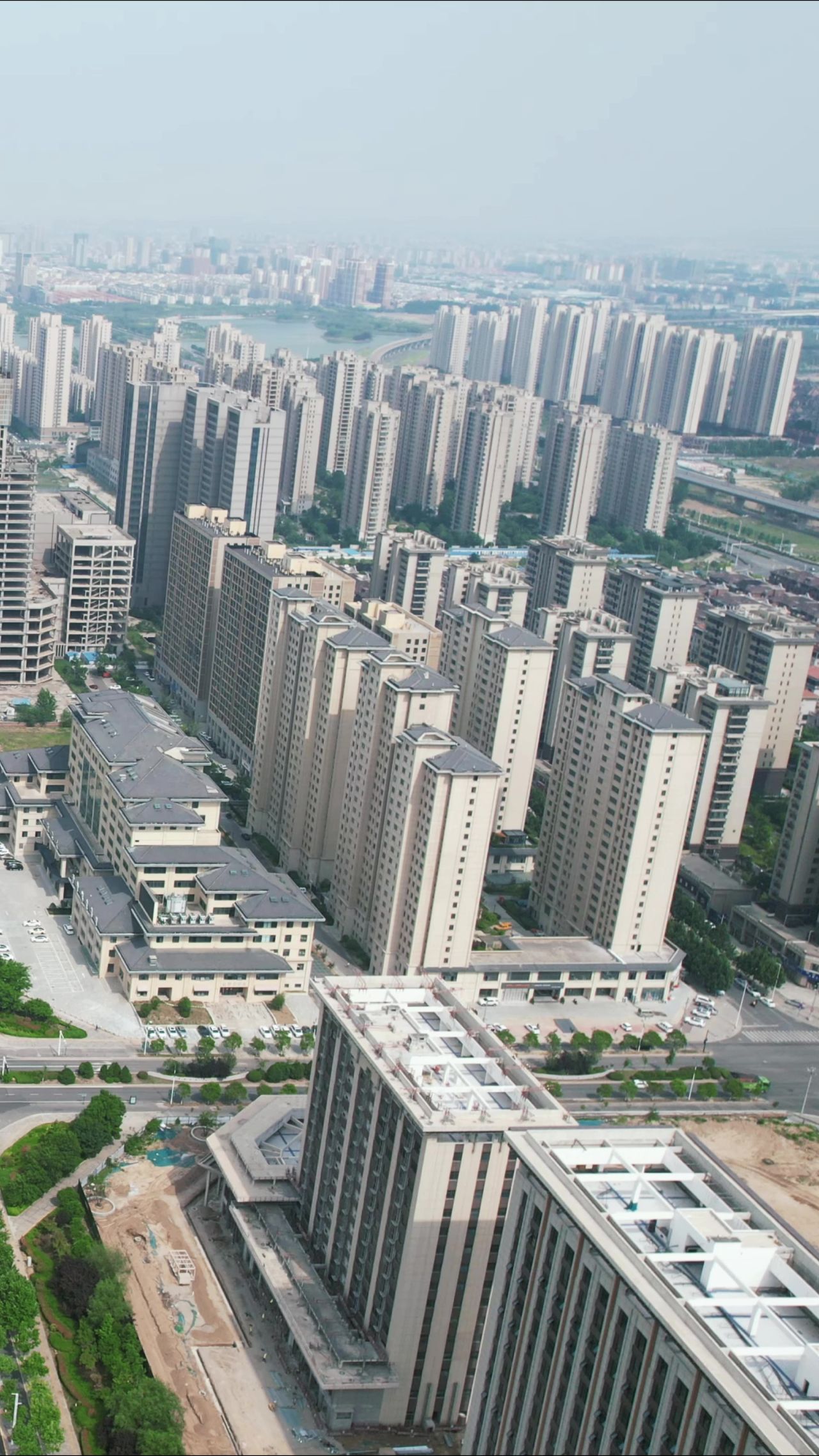 河南开封城市风光竖屏航拍 