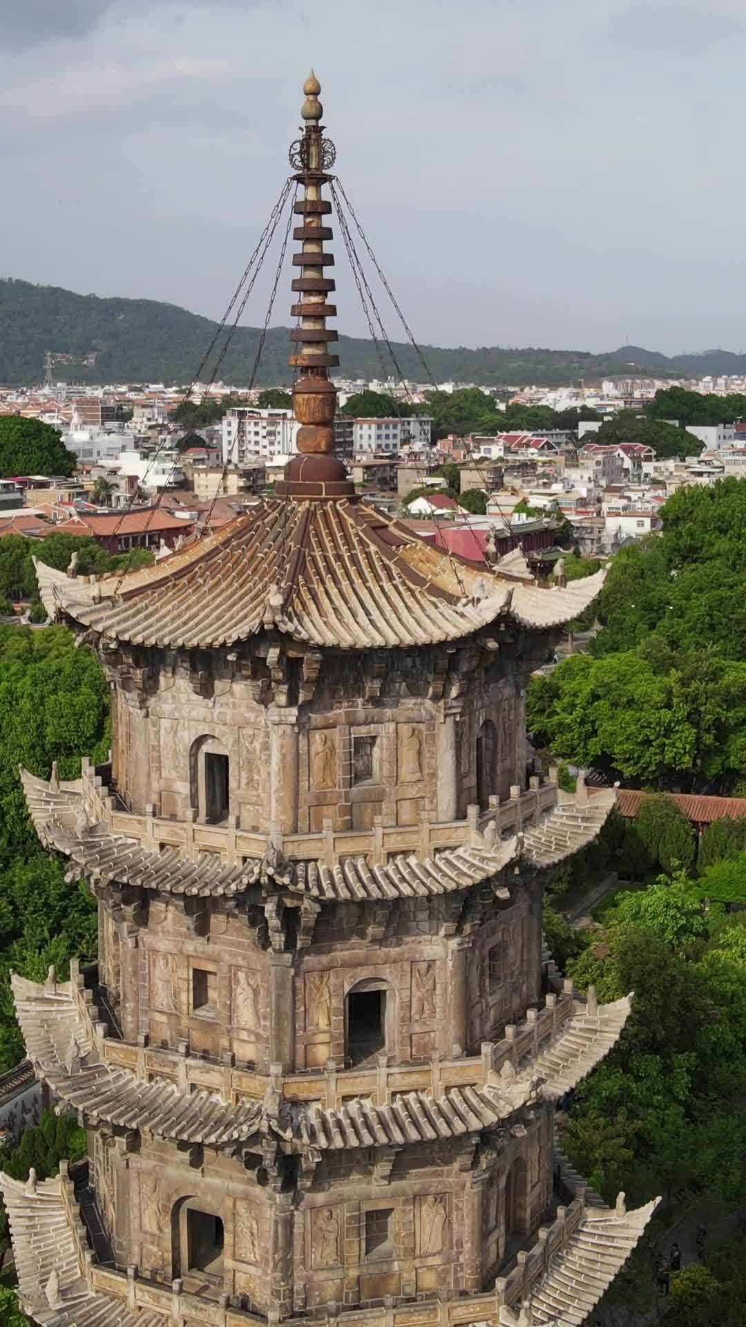 古代石塔的壮丽景观