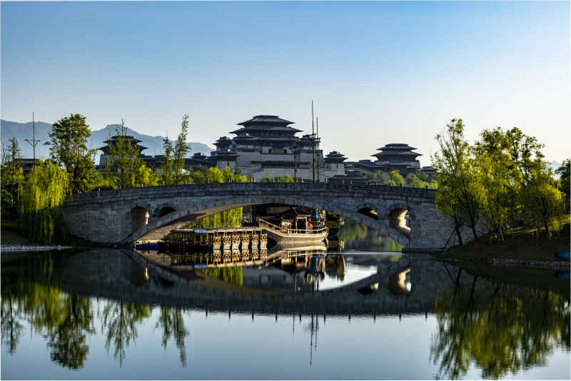 兴汉胜境