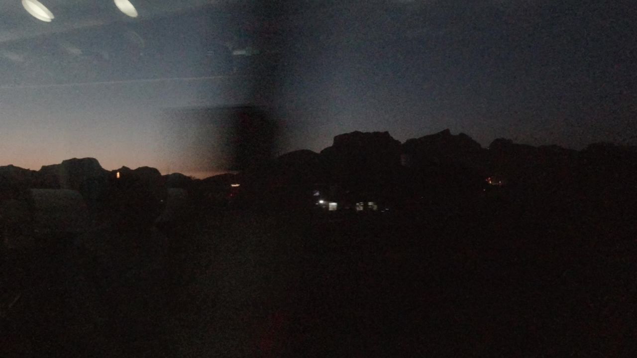 火车内车窗黄昏