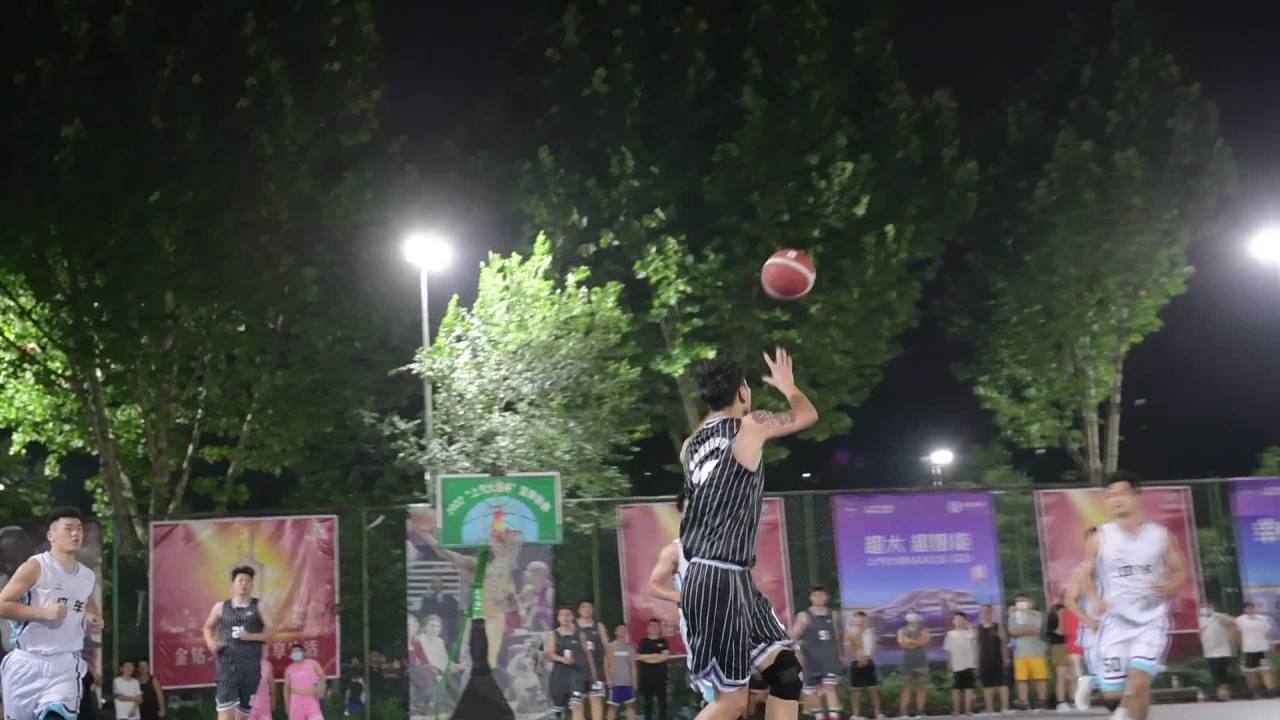 夜间街头篮球赛