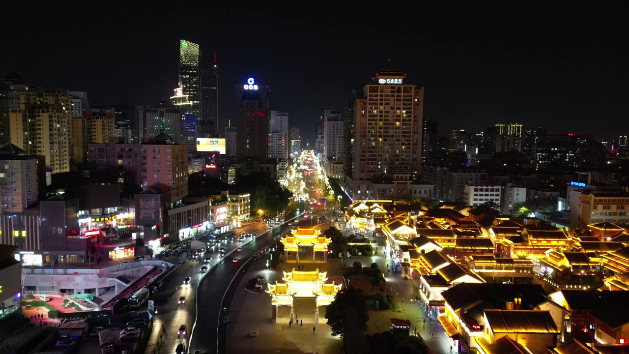 航拍云南昆金马碧鸡坊夜景