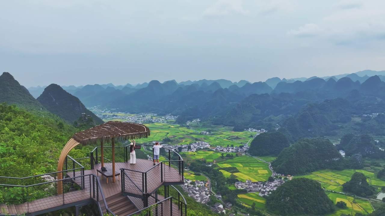4K航拍山峰之巅贵州万峰林喀斯特峰林林海