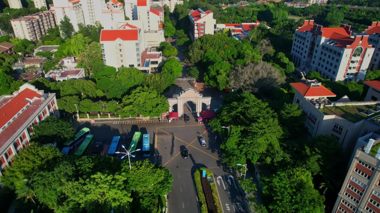 航拍厦门大学建筑风光
