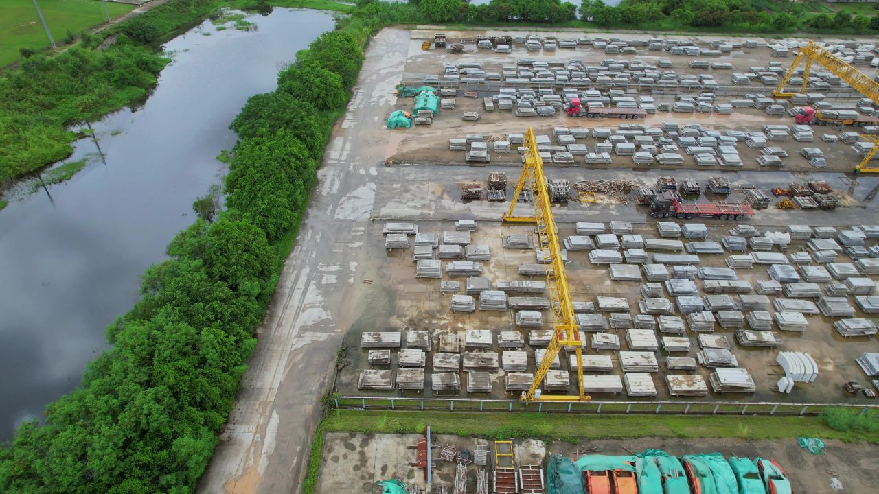 航拍水泥加工建材 9