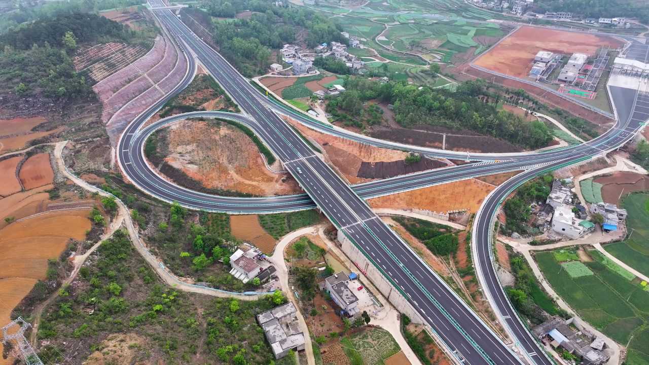 4k航拍贵州六安高速公路  山区高速公路