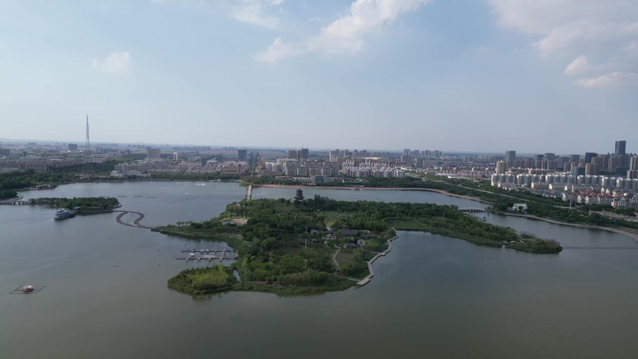  航拍山东东营清风湖公园