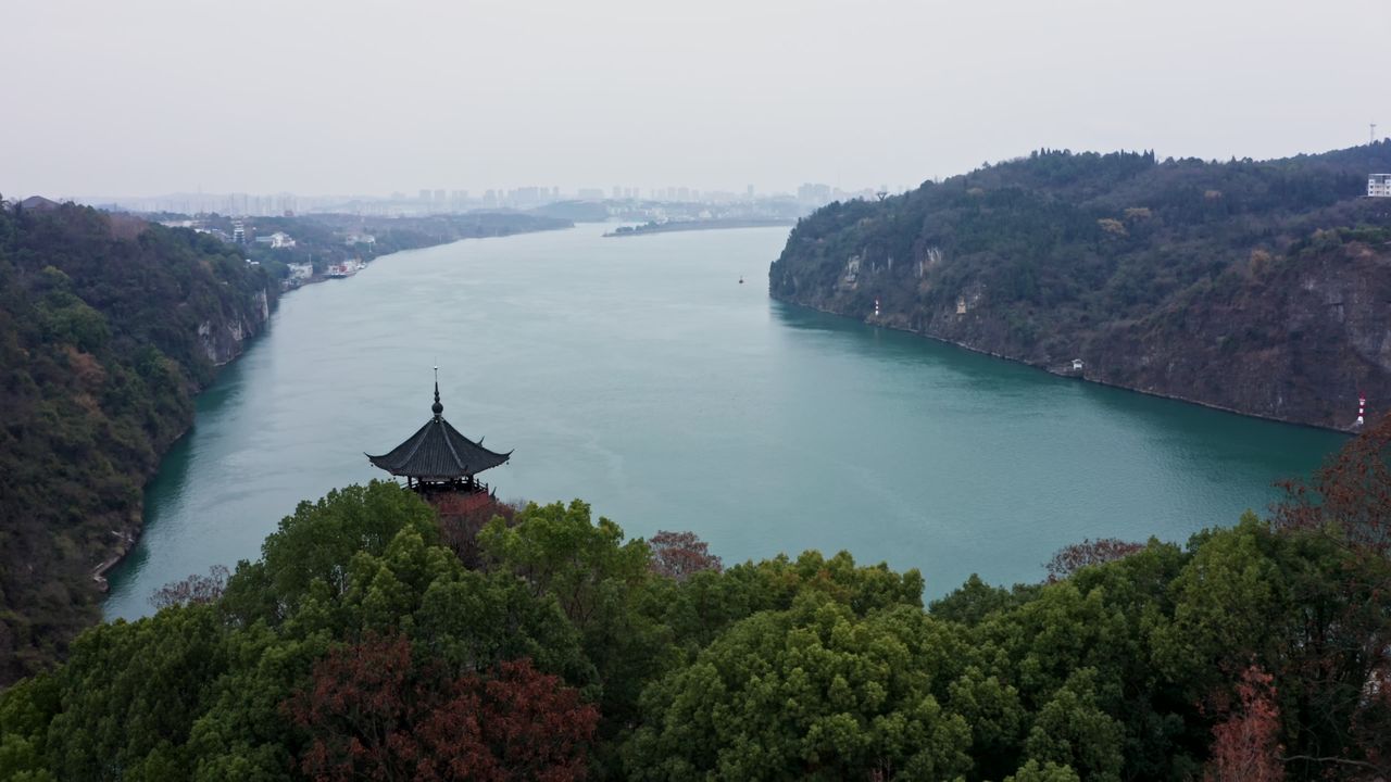 湖北宜昌长江西陵峡三游洞航拍视频