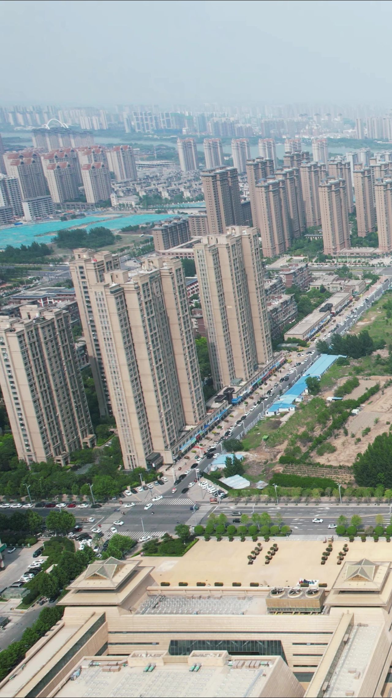 河南开封城市风光竖屏航拍 