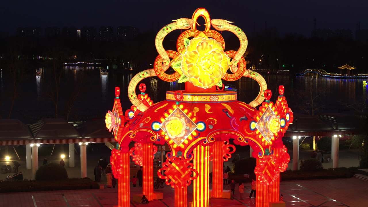 夜晚的灯笼节