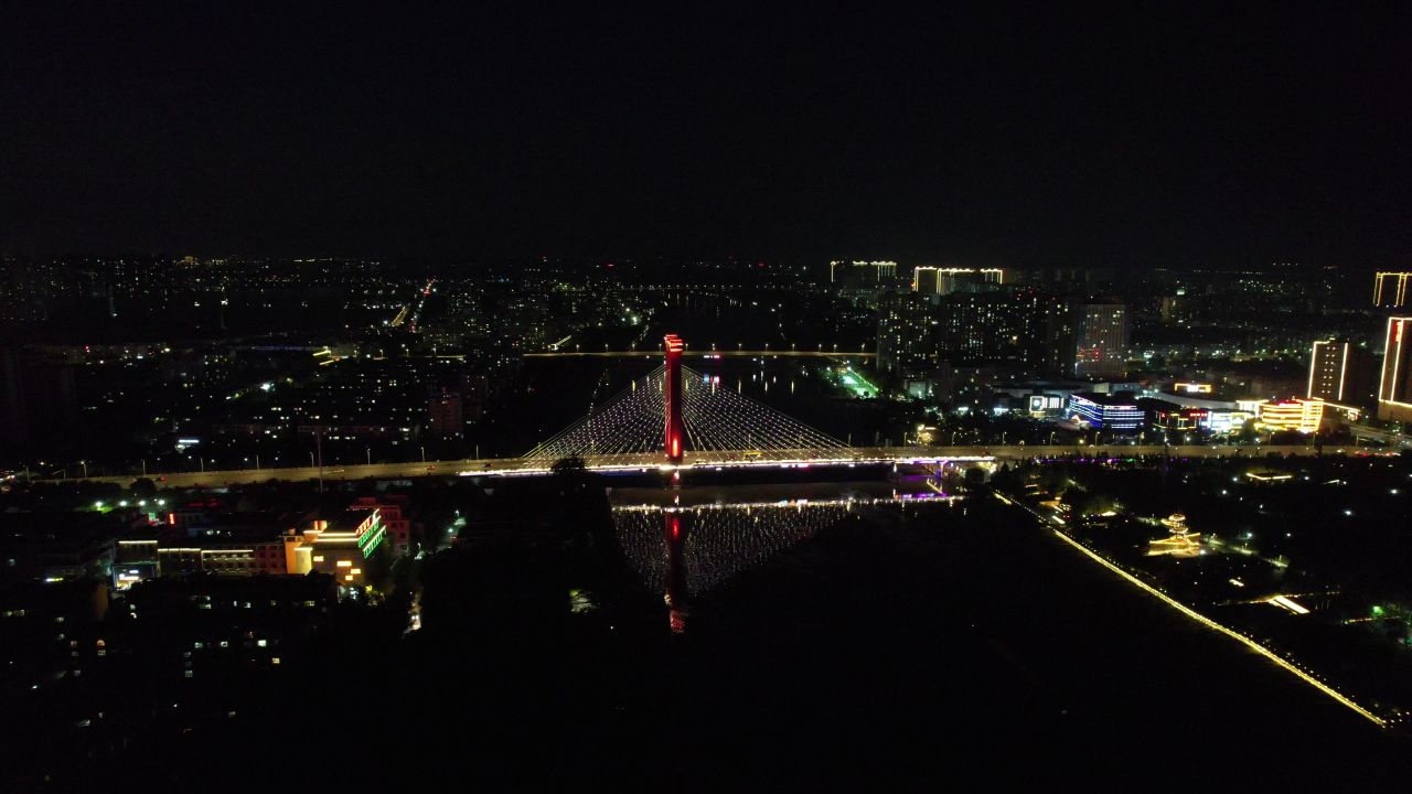 江苏宿迁城市夜景灯光交通车辆行驶航拍 