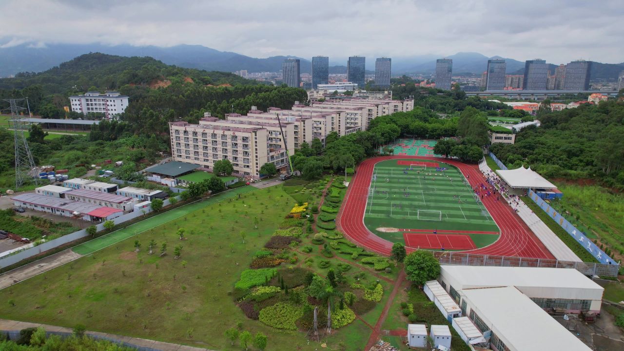 航拍厦门兴才学院合 5