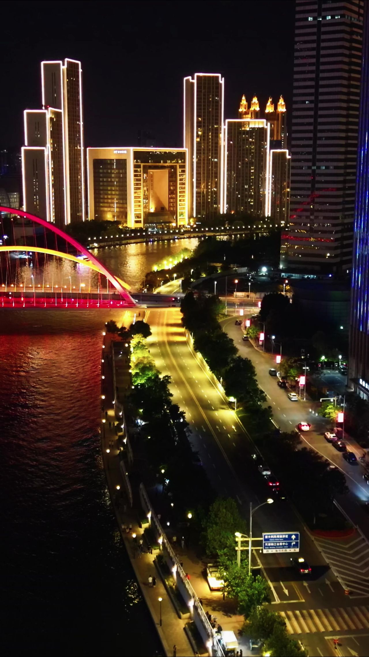 天津海河两岸夜景灯光竖屏航拍 
