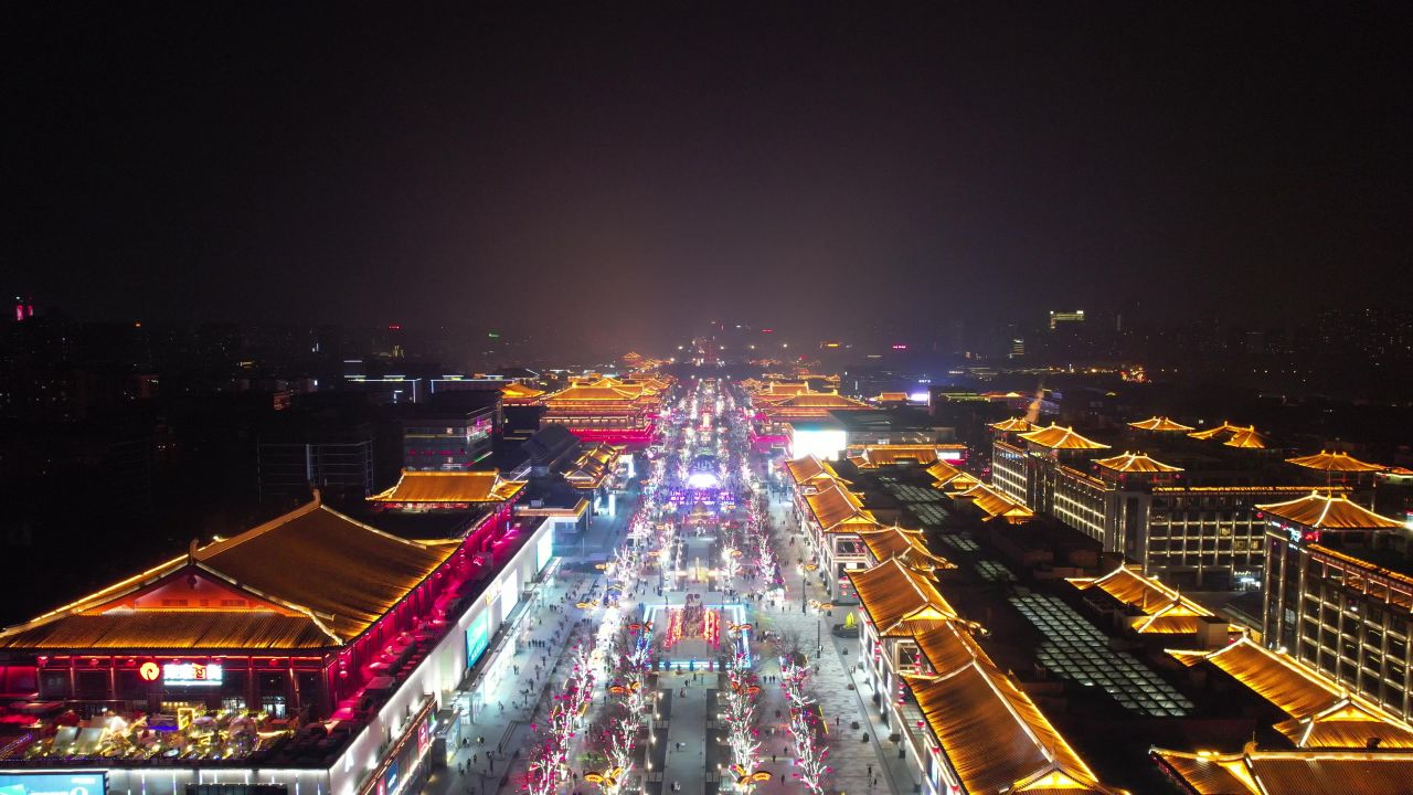 西安大唐不夜城夜景灯光人流航拍