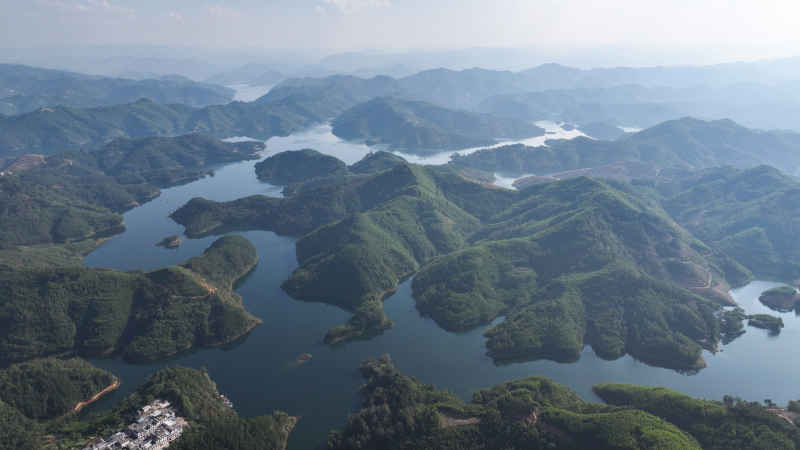 大美山川  水墨万峰湖