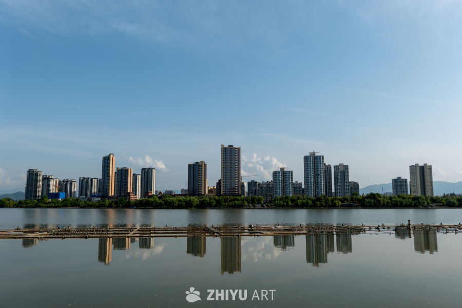 江边美景及帆船 2