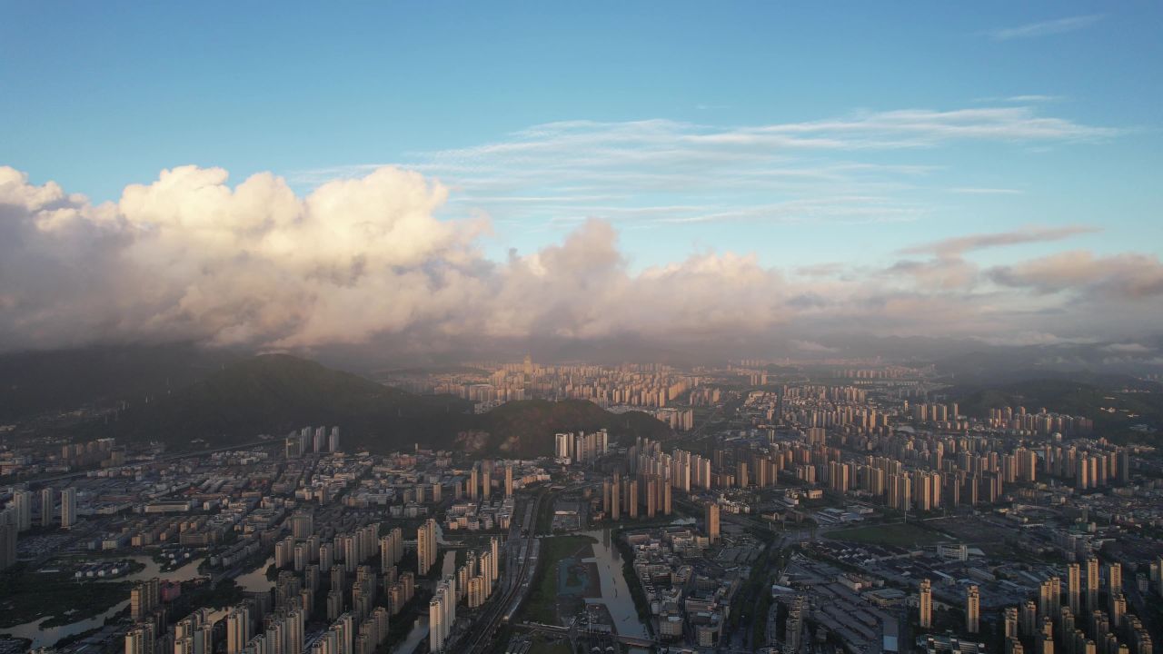 城市清晨日出彩霞航拍