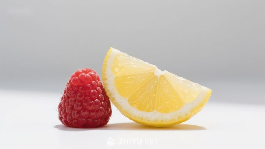 新鲜覆盆子与柠檬片