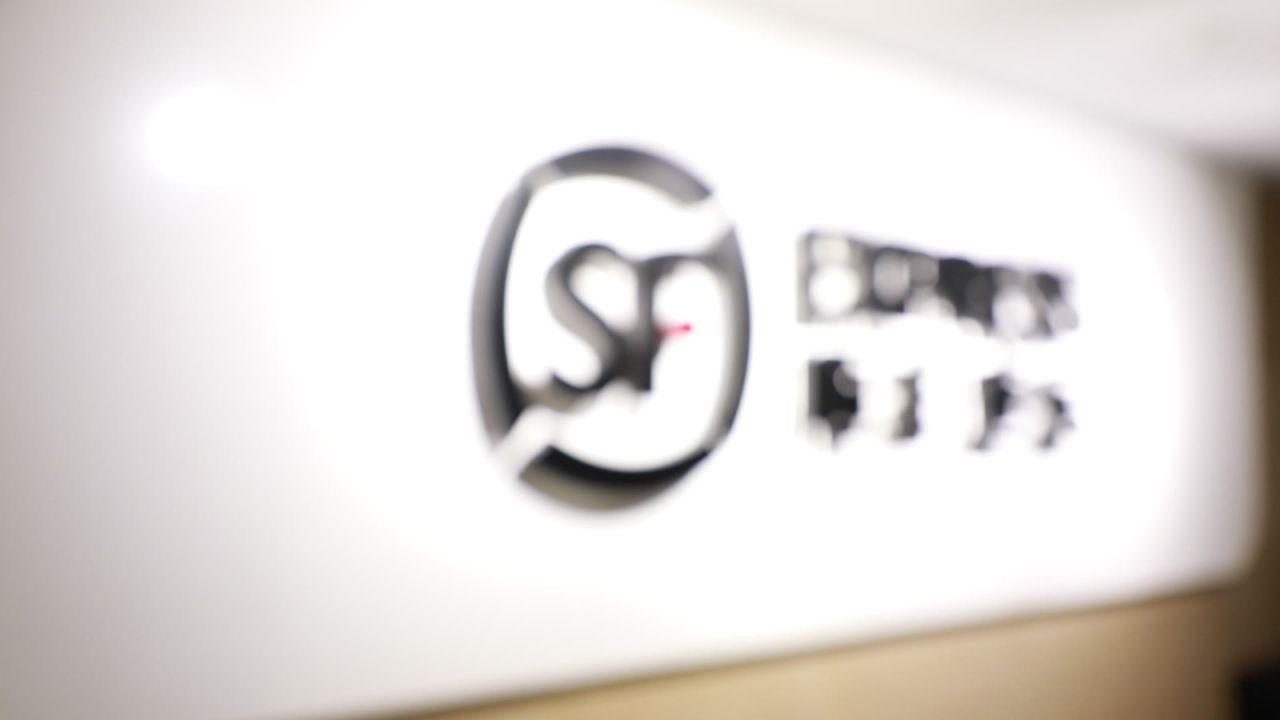 顺丰logo实拍