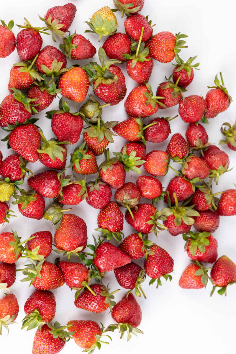 新鲜草莓水果实拍 21