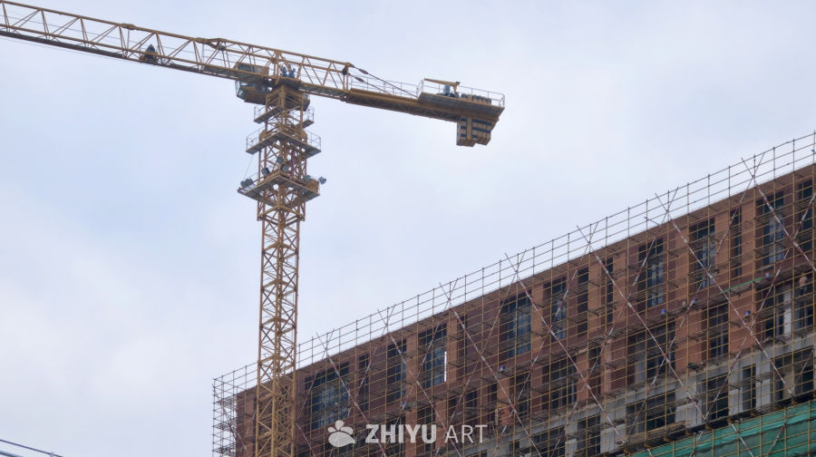 繁忙的建设工地