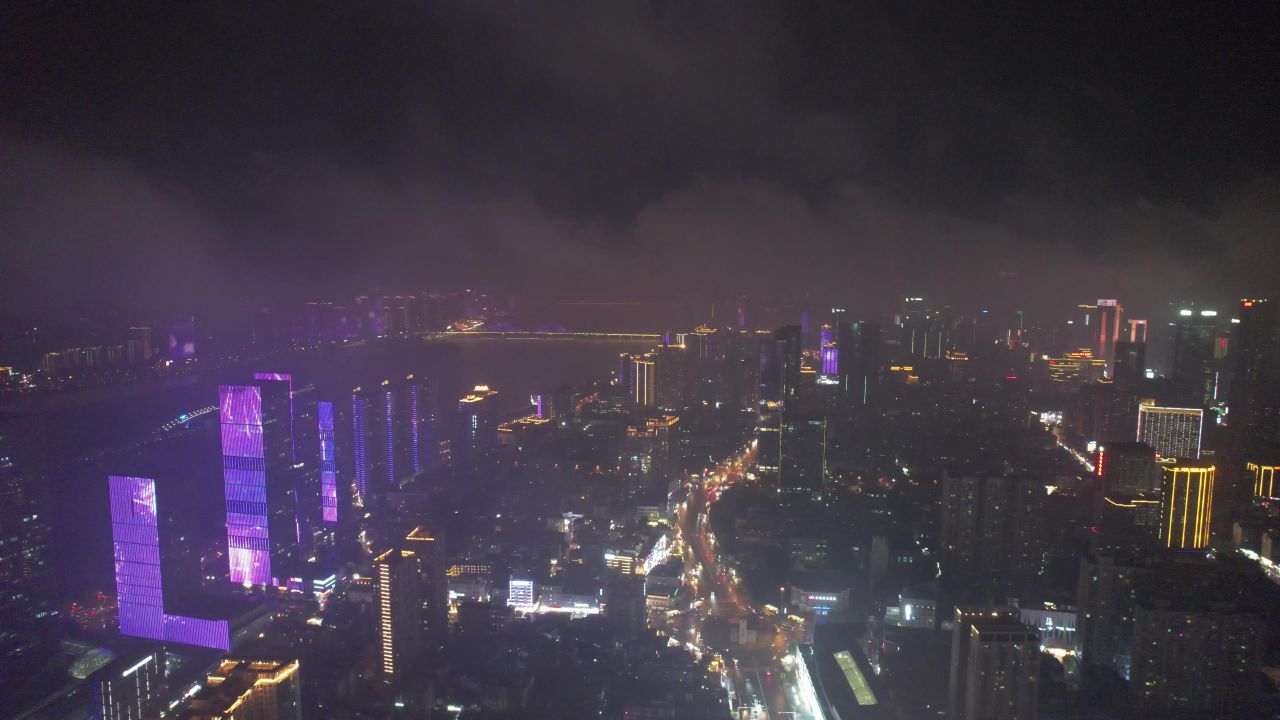 湖南长沙五一商圈国金中心黄兴路步行街五一大道夜景灯光航拍 