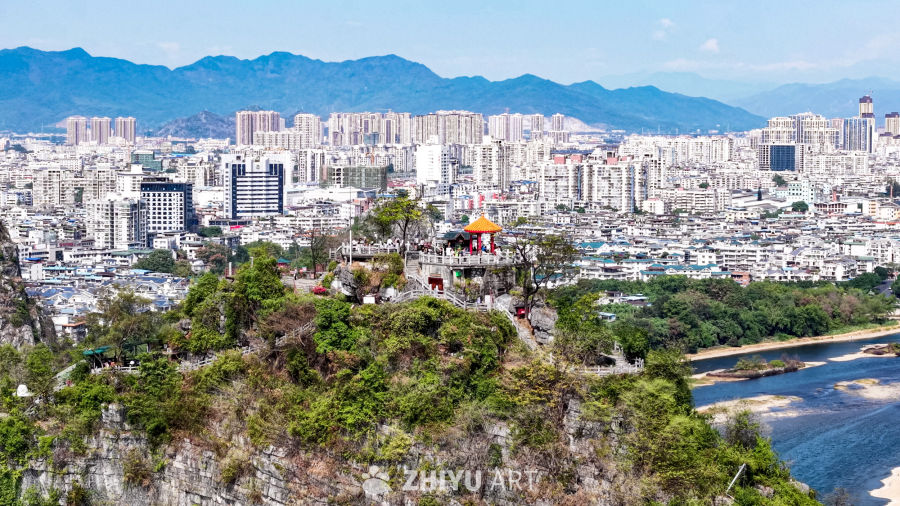 城市山河间的宁静时光