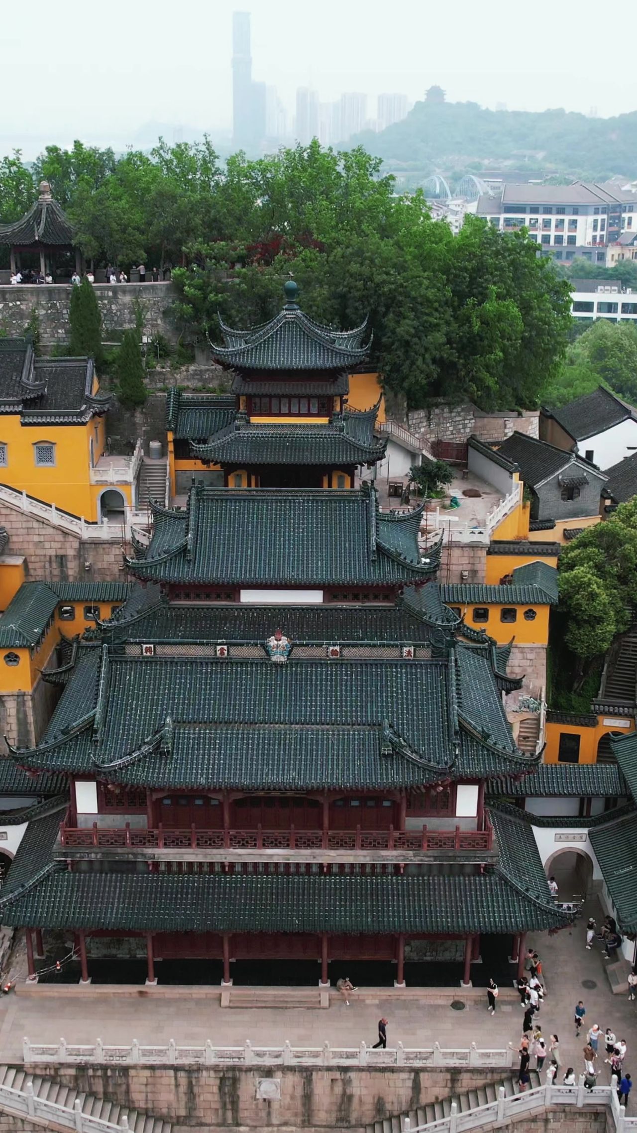 镇江金山寺竖屏航拍 