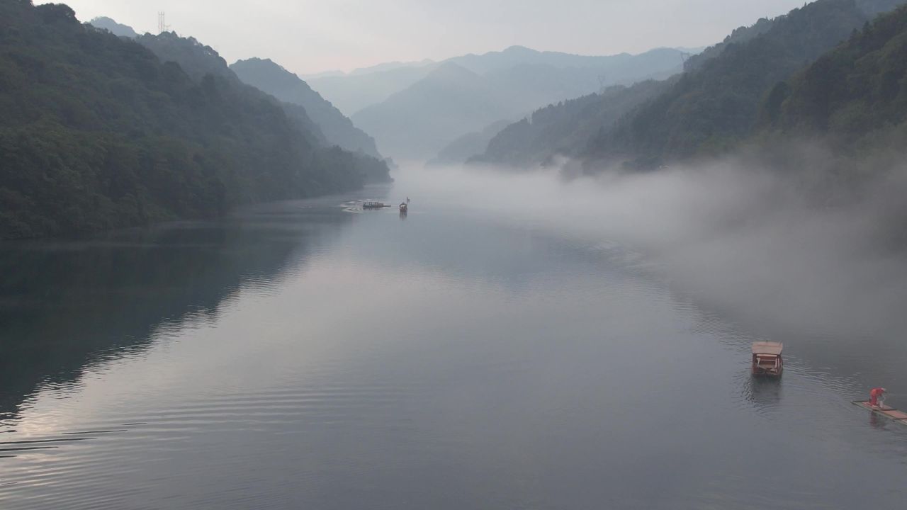 湖南郴州东江湖小东江清晨迷雾航拍 