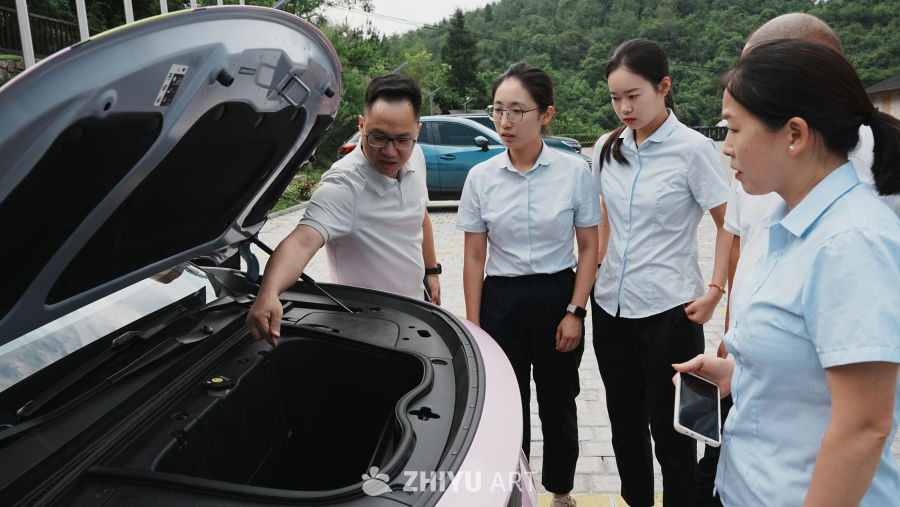 汽车引擎盖下的技术探讨