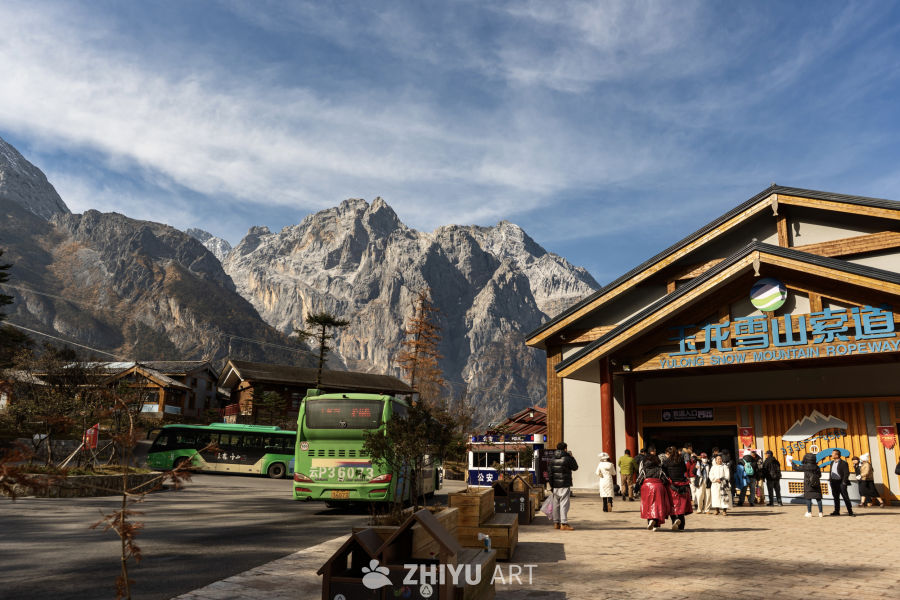 玉龙雪山云杉坪和大索道