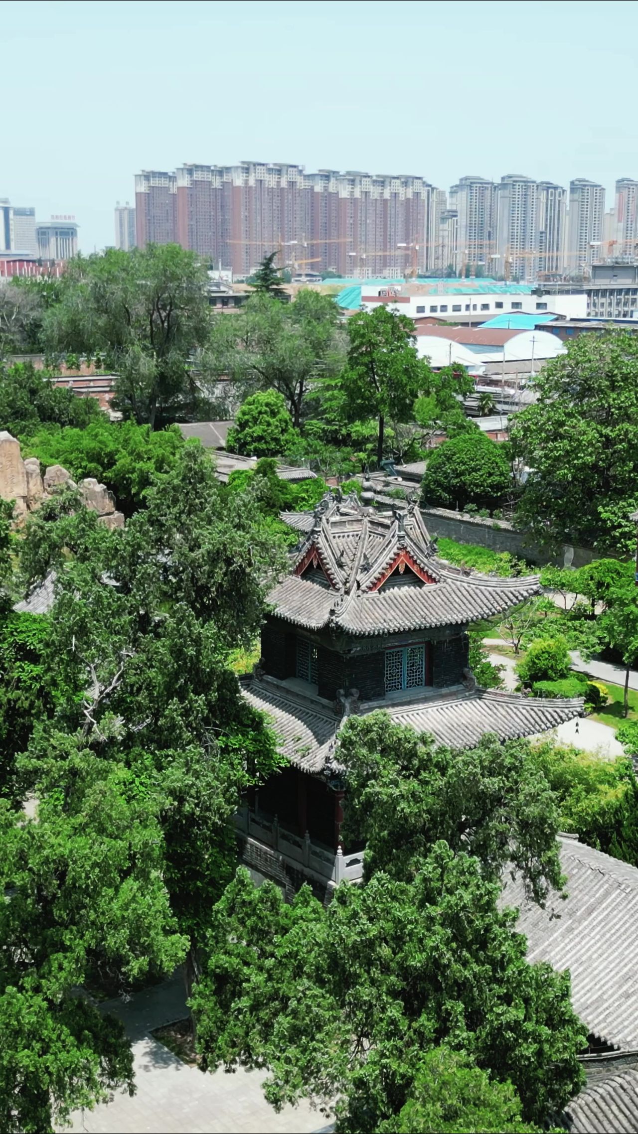 河南洛阳关林寺竖屏航拍  