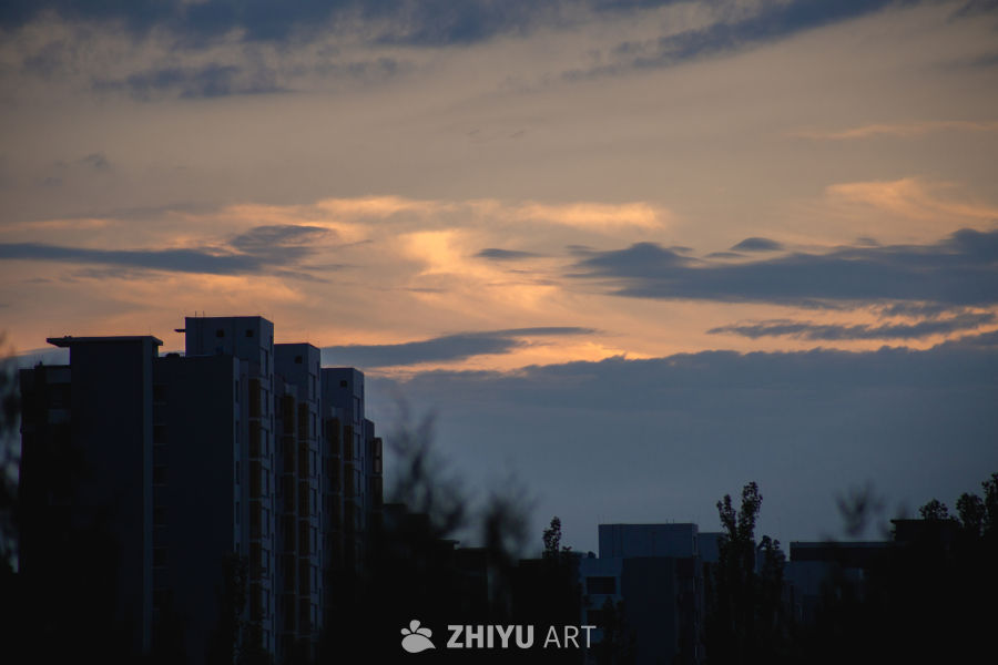 黄昏城市剪影