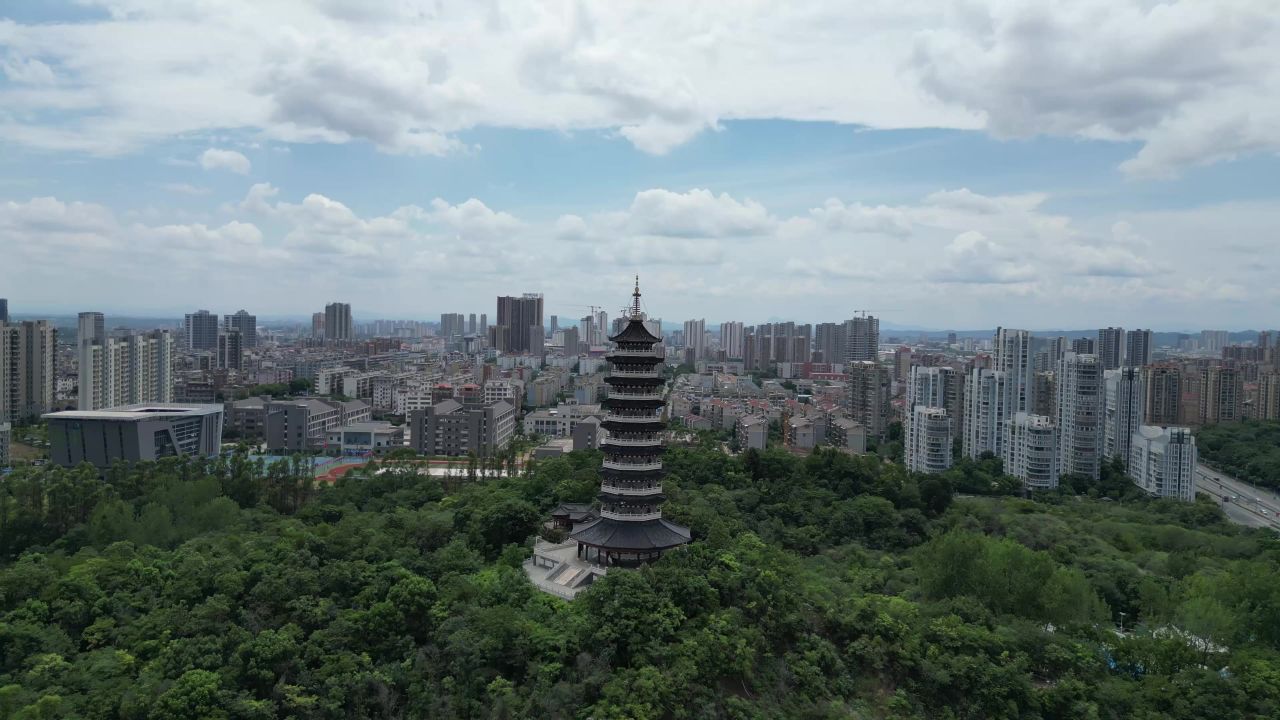航拍江西赣州杨梅渡公园翠浪塔