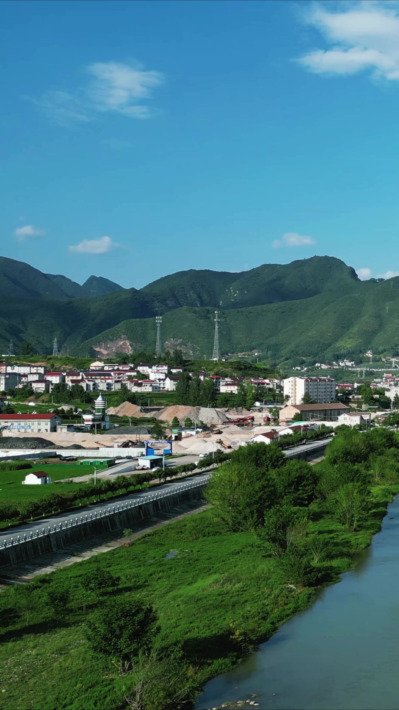  青山绿水自然风景竖屏航拍