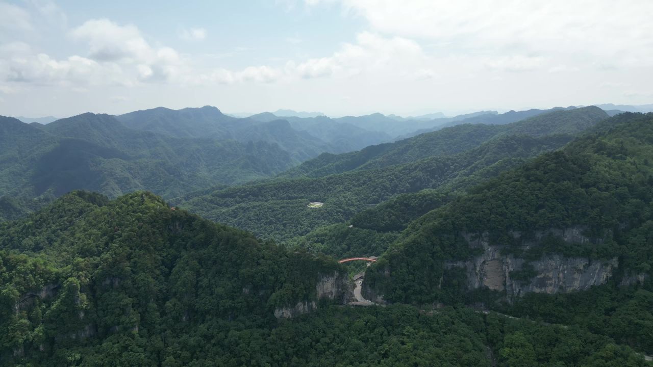  湖北神农架天眼景区蓝天白云航拍